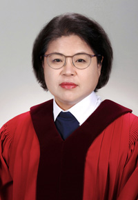 김복형 재판관